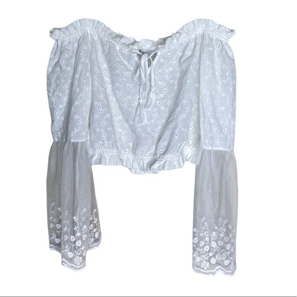 blashe Tops - Blashe eyelit mesh sleeve bell sleeve crop top